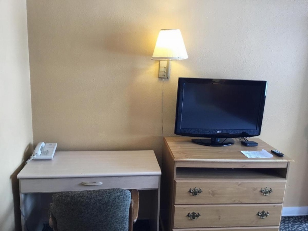 Room image 4